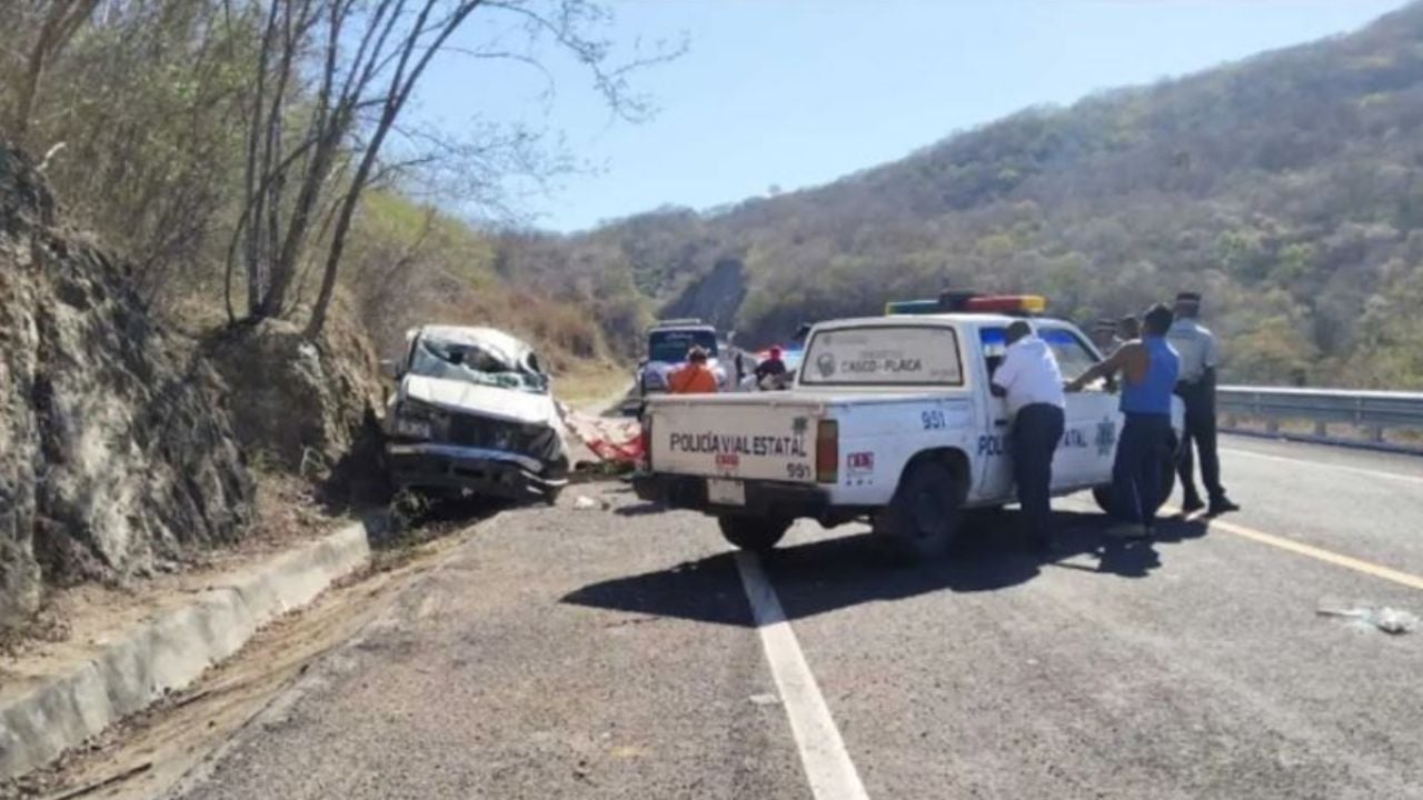 Volcadura En La Flamante Autopista A Puerto Escondido Deja Un Muerto Y