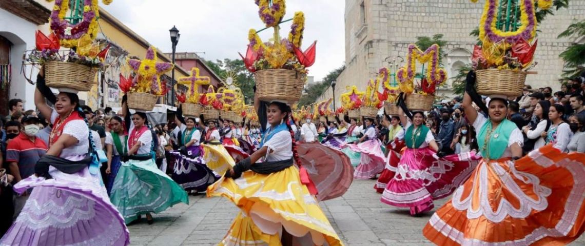 ¿Qué es la Guelaguetza y cómo se celebra? Historia de la máxima fiesta de Oaxaca