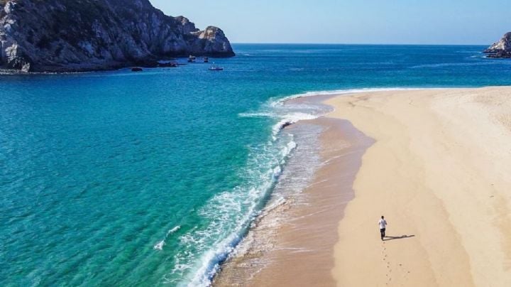 La playa secreta de Huatulco a la que puedes llegar atravesando la selva a pie