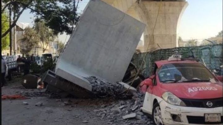 VIDEO | Se desploma bloque de concreto sobre varios autos en las obras del Tren Interurbano