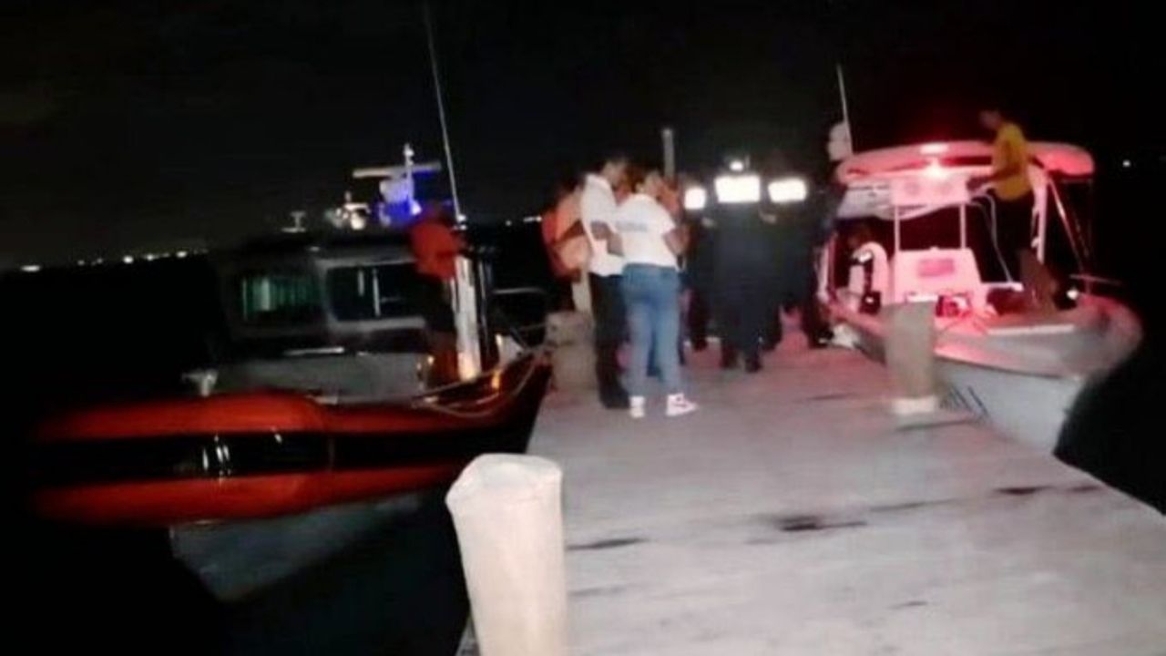 Naufragio En Isla Mujeres Embarcación La Diosa Del Mar Se Hunde Y