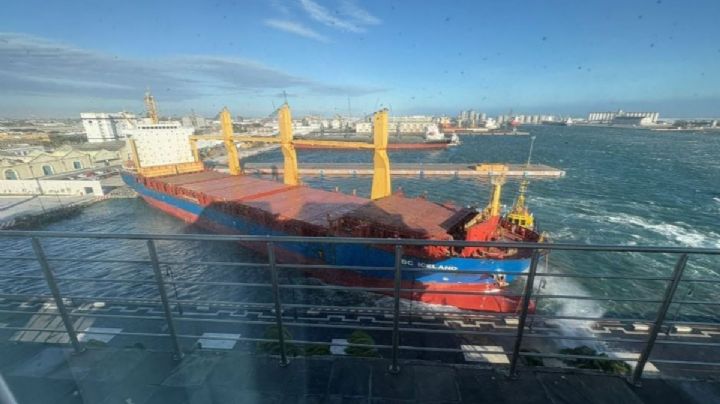 VIDEO | Vientos huracanados de Norte provocan choque de barco en el Istmo