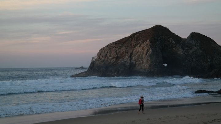 Playas de OAXACA con olas tranquilas para nadar con calma esta Semana Santa 2024