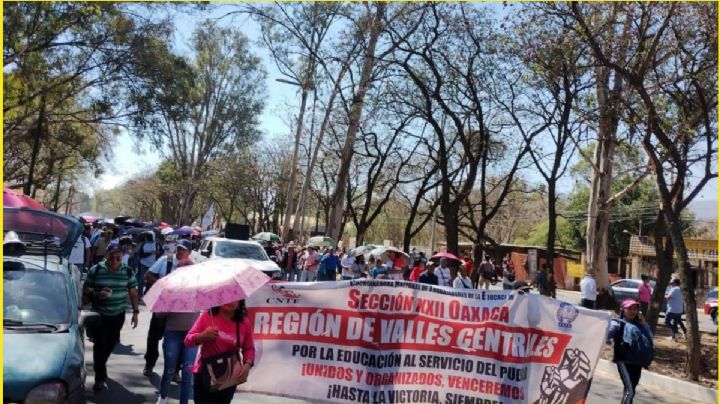 Acuerdan maestros de la CNTE paros escalonados en abril y mayo y uno definitivo