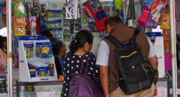 ¿Habrá apoyo para uniformes y útiles escolares para alumnos de OAXACA en el ciclo escolar 2025-2026?
