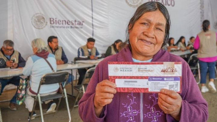 Entregan tarjetas de Pensión Mujeres Bienestar en OAXACA; ¿cuándo empieza el nuevo registro 2025?