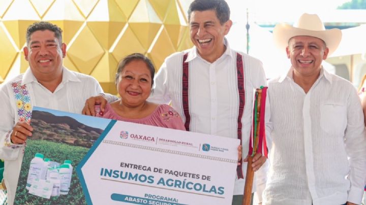 Loma Bonita recibe más de 10 millones de pesos de manos de Salomón Jara ¿Para que lo van a usar?