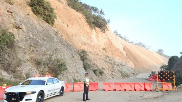 Autopista Cuacnopalan-OAXACA cerrada en el tramo a Huitzo por deslave este martes 10 de junio de 2025