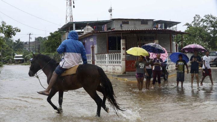 ¡No olvides el paraguas! Tormentas eléctricas y granizo golpearán estas regiones de OAXACA hoy 11 de junio 2025