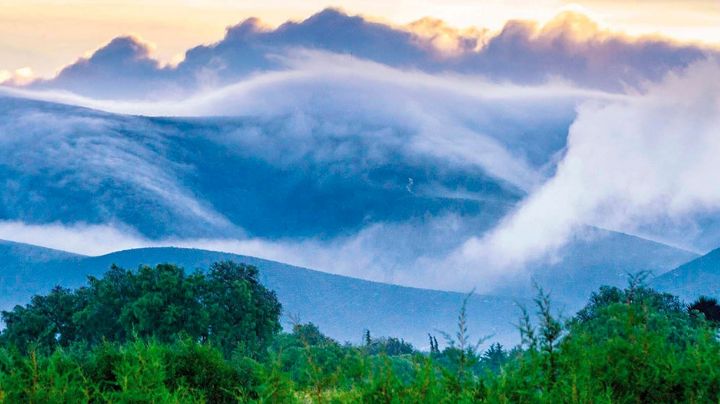 El Pueblo Mágico de Oaxaca envuelto en neblina y rodeado de cascadas y ríos