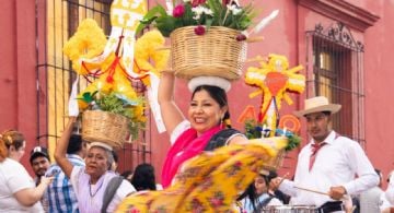¿Vas al segundo Convite de la Guelaguetza 2025? Te decimos a qué hora es y la ruta que seguirá el desfile hoy