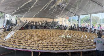 OAXACA rompe el Récord Guinness de la tlayuda más grande del mundo