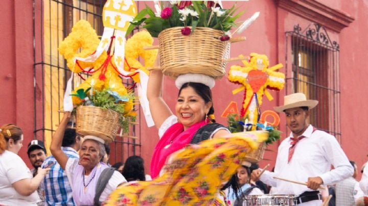¿Vas al segundo Convite de la Guelaguetza 2025? Te decimos a qué hora es y la ruta que seguirá el desfile hoy