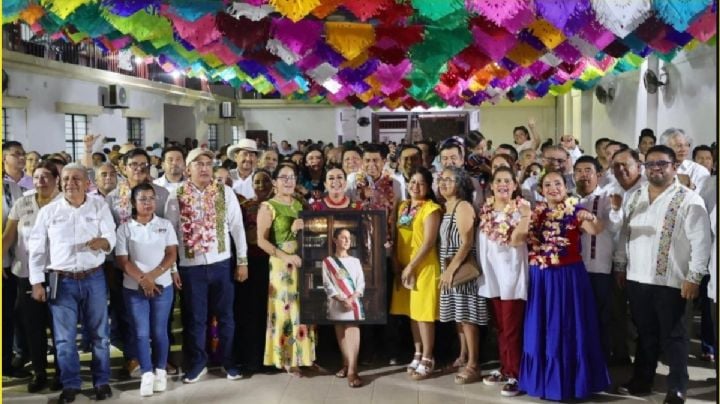 Ofrece gobierno de OAXACA alcantarillado moderno y programas sociales a los habitantes del Espinal en el Istmo de Tehuantepec